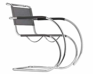 sedia MR di Ludwig Mies Van Der Rohe.