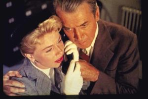 Doris Day e James Stewart ne L’uomo che sapeva troppo (1956) L’uomo che sapeva troppo, 1956 © Universal Pictures.