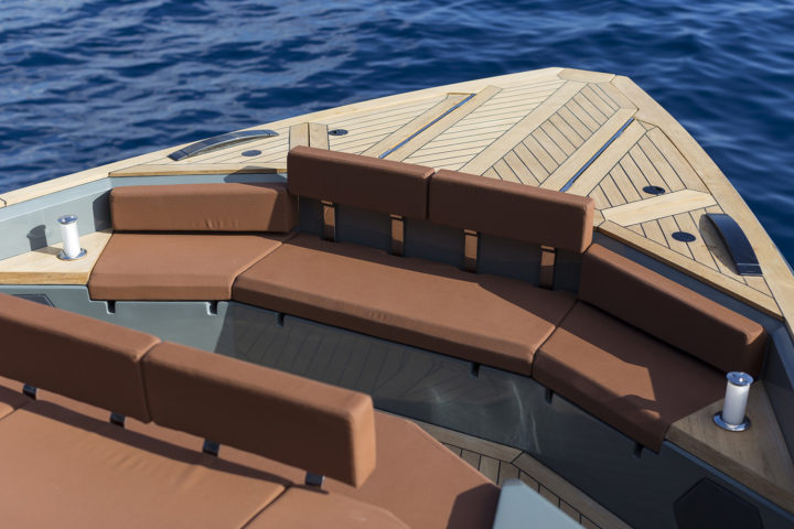 Evo_yachts-R6-Exterior-Sundeck