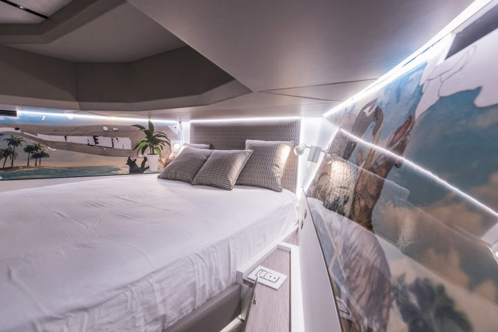 Evo-yachts-R6-Interior-Bedroom