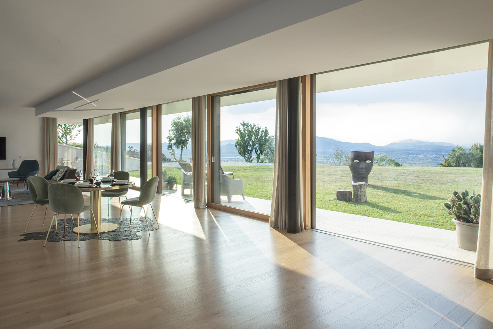 E-come-tetto-una-collina-Villa-moderna-Fattori-Interior-Living