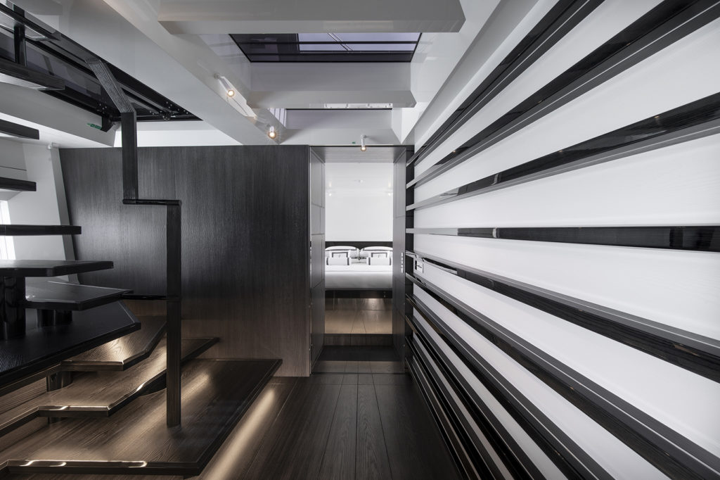 Atlantico-il-tender-di-27metri-Alia-Yachts-Yacht-Design-Interior-Bedroom