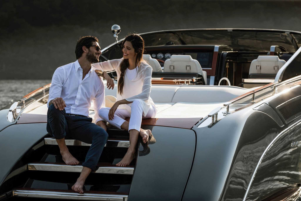 Rivamare-Yacht-club-Riva-Esterno-couple