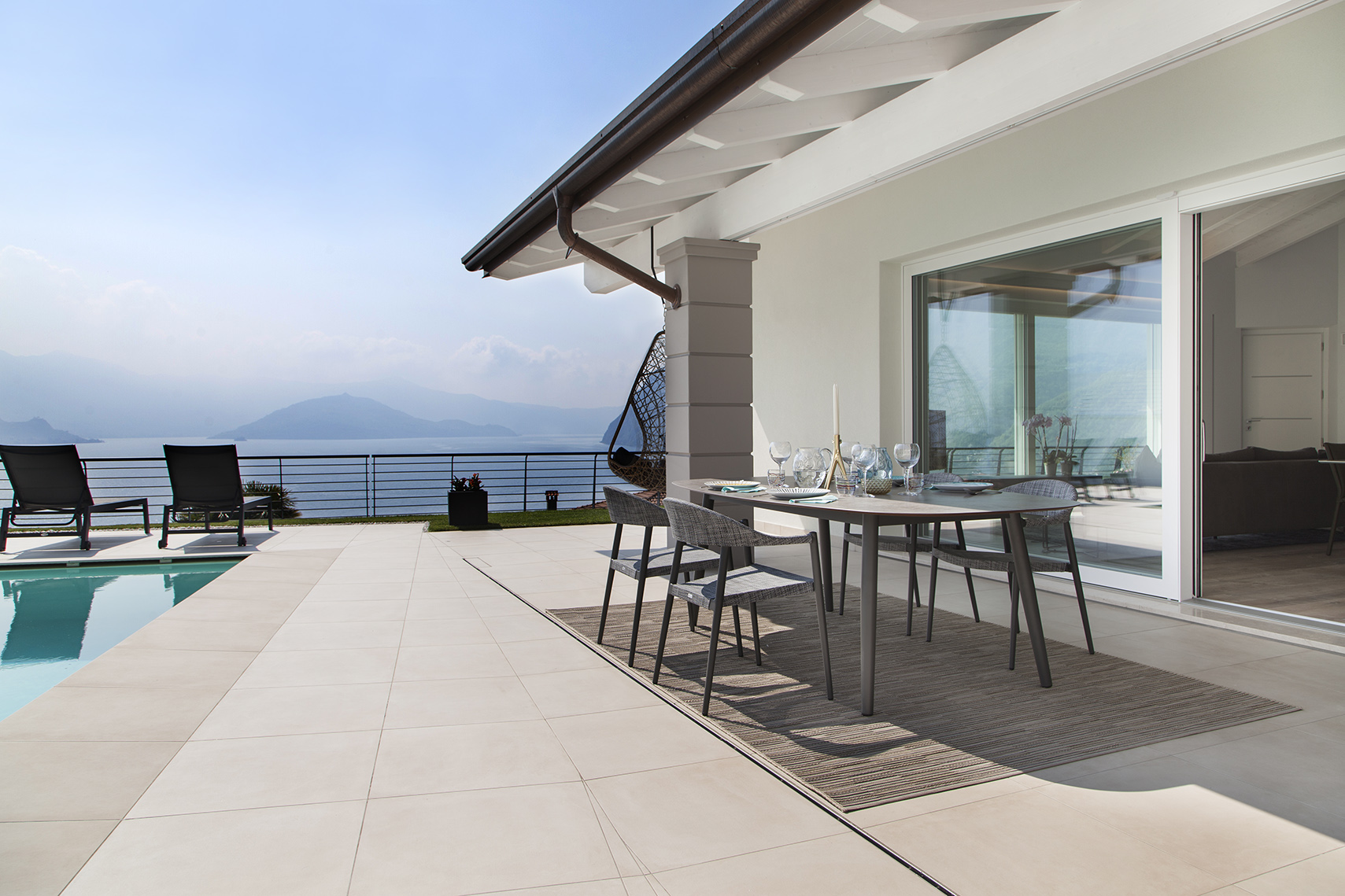 Seek-and-ye-shall-find-Bonomelli-modern-villa-Outdoor-panorama