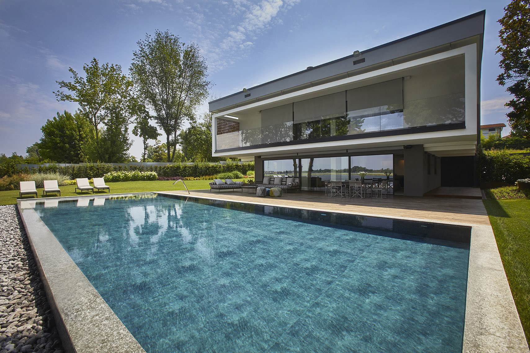 Negretti-An-eloquent-portrait-outdoor-pool-villa-Porto-Mantovano
