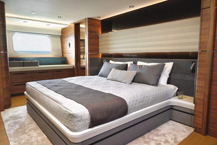 CLB88_Clyachts-Interno-Camera-Cabina