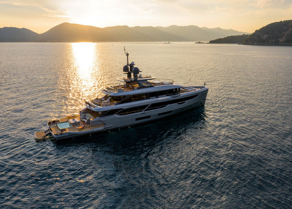 Oasis-40m-Benetti-Yacht