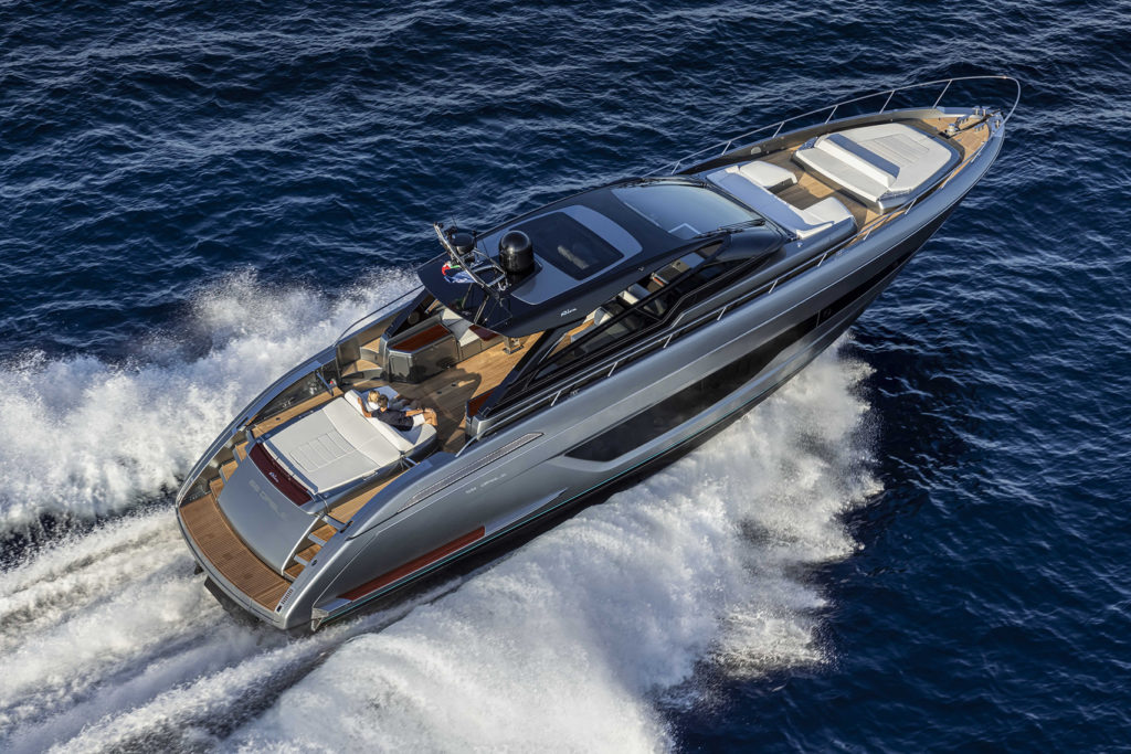 Riva-68-Diable-Exterior-Running