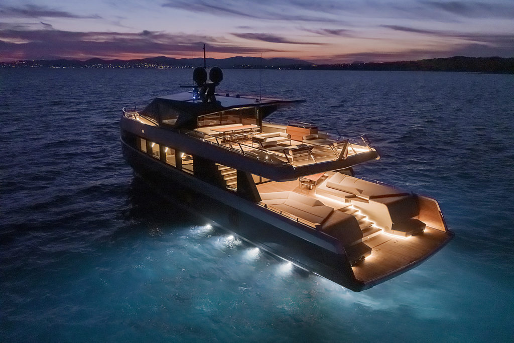 WHY200-Wally-Yacht-Exterior-Running