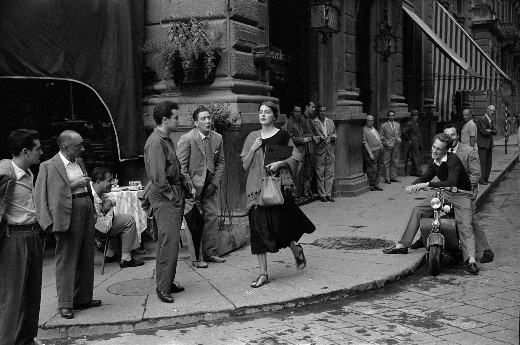 Ruth-Orkin-American-Girl-in-Italy