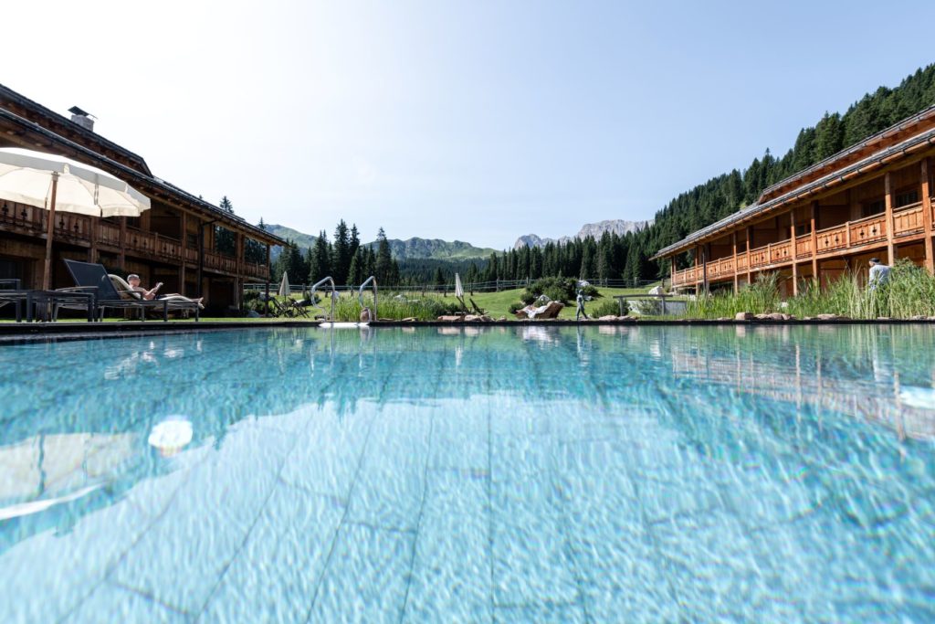 Hotel-relax-tra-i-monti-Tirler-Dolomites-Living-Piscina