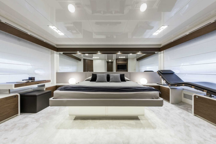 Itama-75-Yacht-Interior-Bedroom
