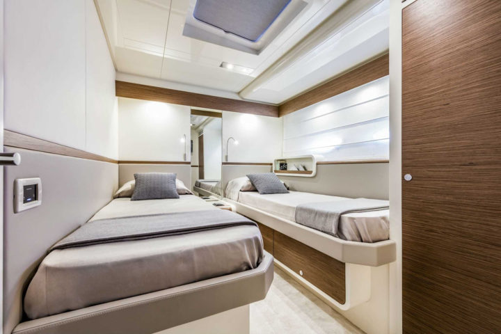 Itama_75-Yacht-Interior-Bedroom