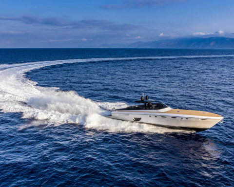 Itama-75-Yacht-Exterior-Running
