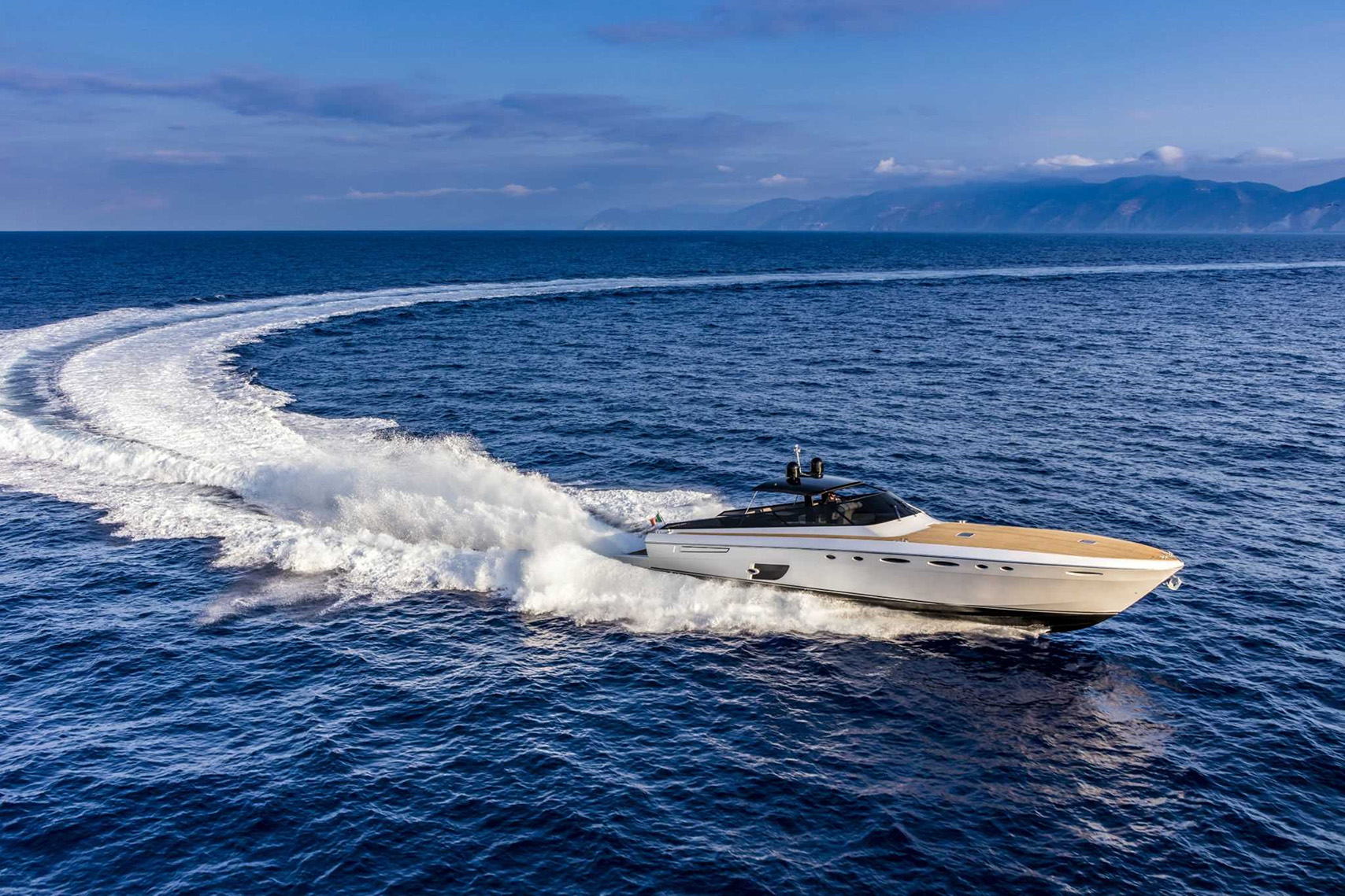 Itama-75-Yacht-Exterior-Running