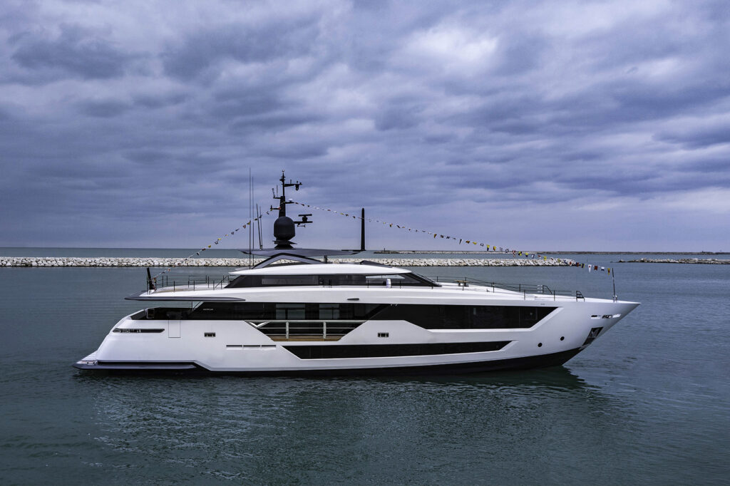 Yacht-news-customline