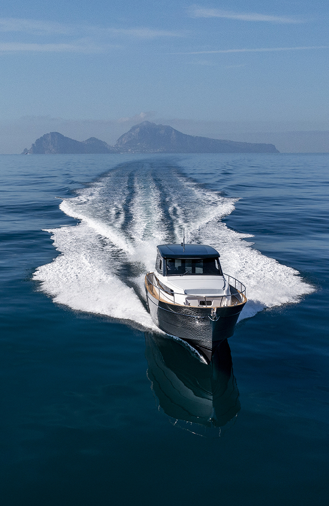 Apreamare - Gozzo 38 Cabin ext (4)