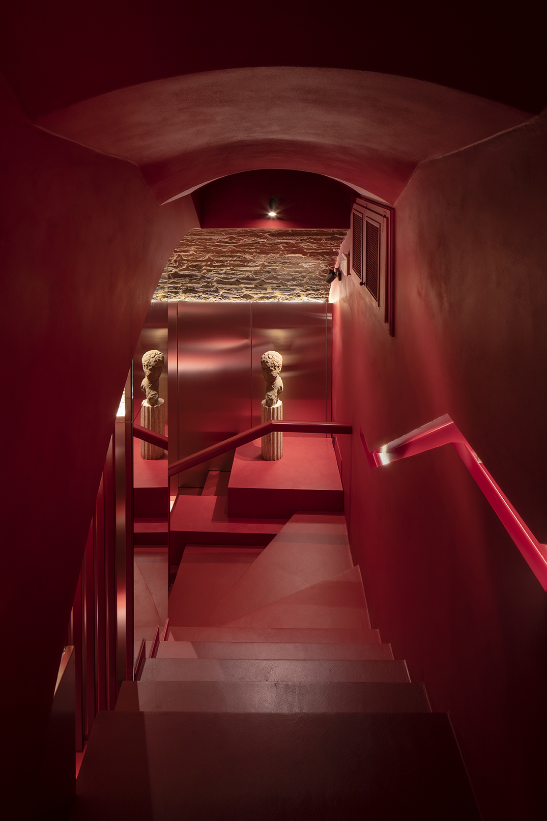 andrea-mascagni-la-vie-en-rouge