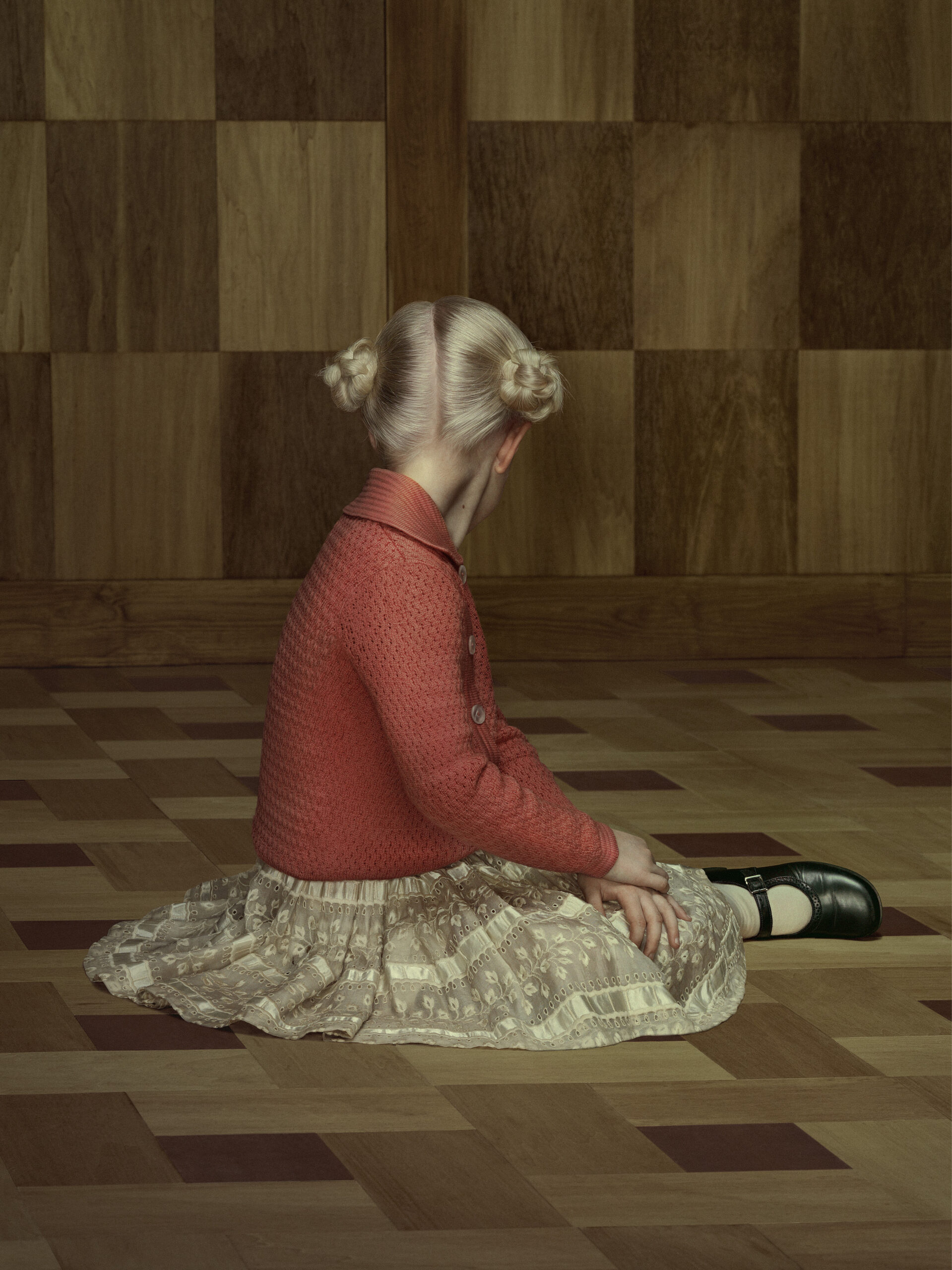 erwin-olaf-linquietudine-che-scolora