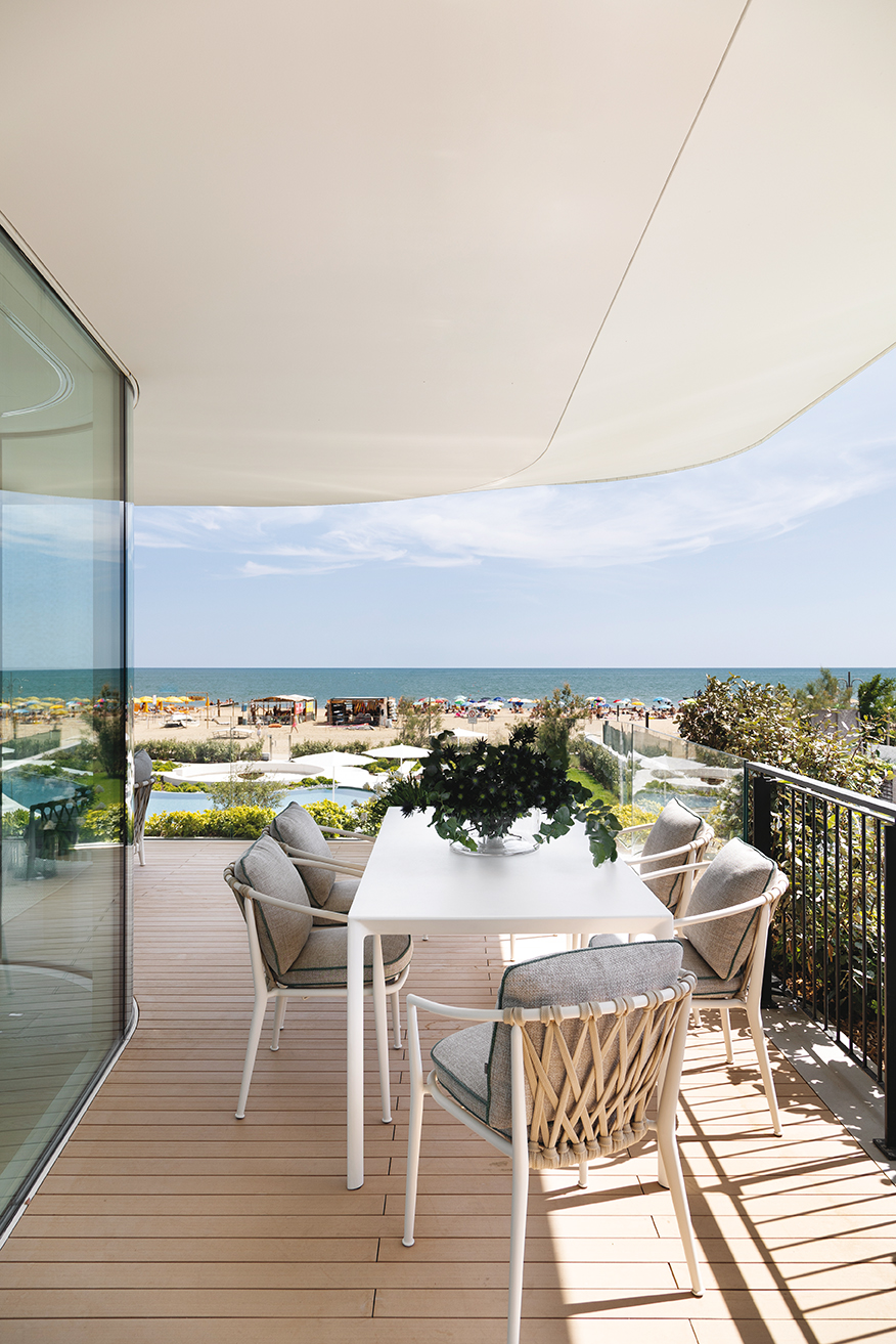 larmonia-con-vista-mare