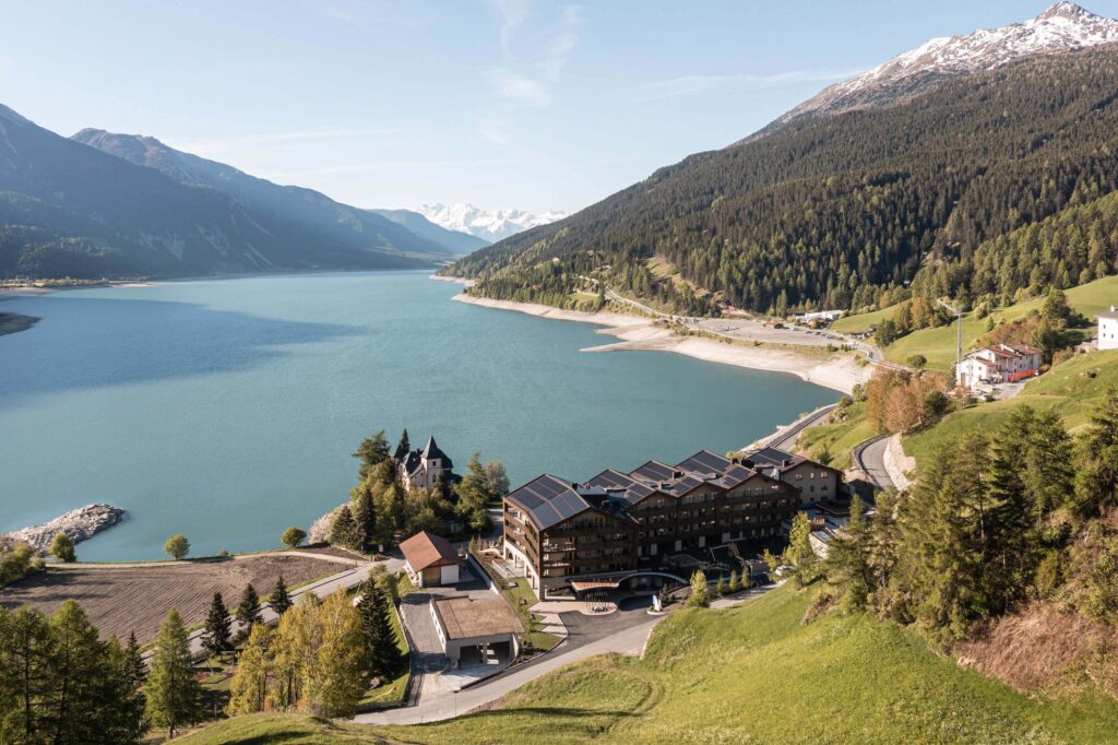 la-bellezza-della-natura-sul-lago-di-resia