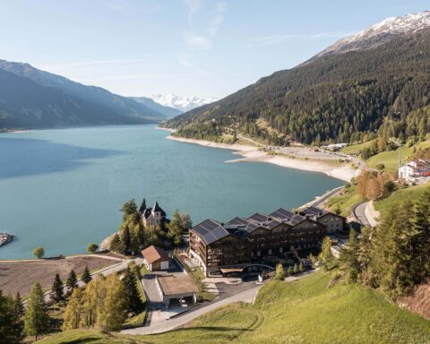 la-bellezza-della-natura-sul-lago-di-resia