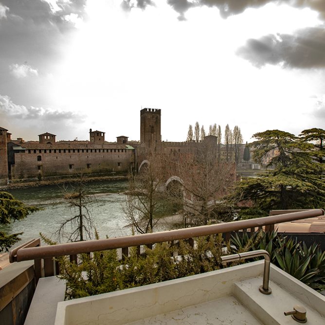 By-the-river-Penthouse-Verona-Gruppo-Squassabia