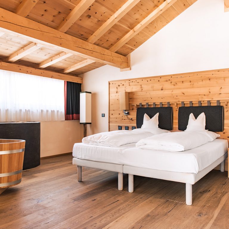 Hotel_relax_tra_i_monti_Tirler-Dolomites-Living-Suite