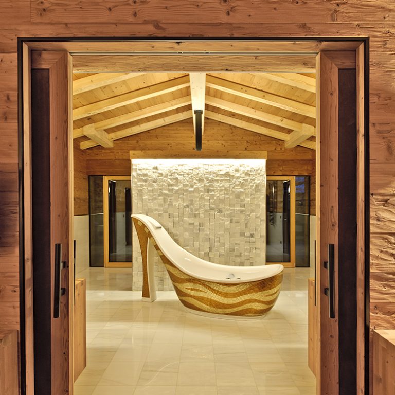 Equilibrio_fra_lusso_e_natura_Dolomiti_Wellness_Hotel_Fanes-Camera