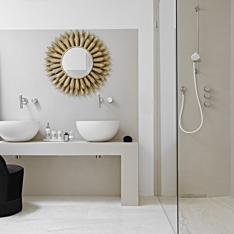 Riflessi_Glamour-Aprile-Attico-minimale-giallo-Bagno