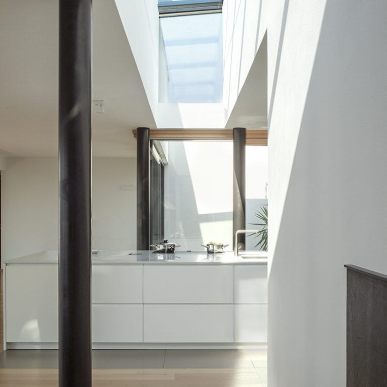 E-come-tetto-una-collina-Villa-moderna-Fattori-Interior-Cucina