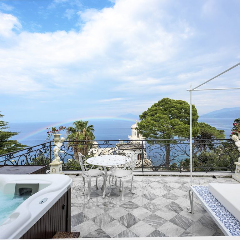 Hotel-Luxury-Villa-Excelsior-Parco-Capri-Terrazza