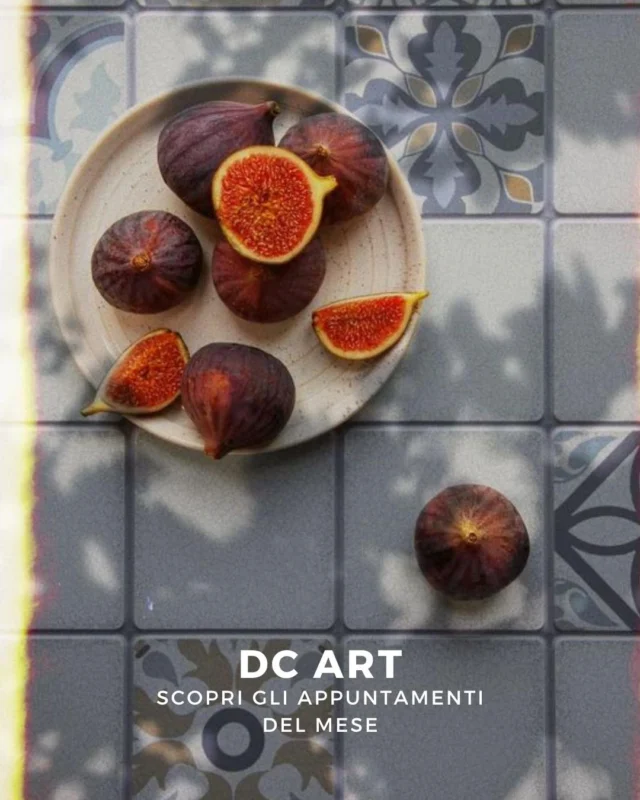 Scopri gli appuntamenti del mese di agosto: mostre di pittura, scultura, installazioni ed altri eventi 🗓️

1. ROMA | Mostra Andrea Lelario. Un racconto lungo un viaggio - Galleria Nazionale di Arte Moderna e Contemporanea
🗓️ Fino al 21/09/2025

2. BRESCIA | Mostra Sandy Skoglund. Nel paese delle meraviglie - Cavallerizza - Centro della Forografia Italiana
🗓️ Fino al 07/09/2025

3. BERGAMO | Mostra diffusa Maurizio Cattelan: Seasons - GAMeC, Palazzo della Ragione, Ex Oratorio San Lupo e Rotonda dei Mille
🗓️ Fino al 27/10/2025

4. ⁠BOLOGNA | Mostra Fringe - LABS Contemporary Art
🗓️ Fino al 15/09/2025

5. ⁠MILANO | Mostra Mario Giacomelli. Il fotografo e il poeta - Palazzo Reale, Milano
🗓️ Fino al 07/09/2025

6. ISEO (BS) | Mostra diffusa Sonia Costantini e Rita Siragusa. Derive cromatiche e approdi materici - Fondazione l’Arsenale, centro storico Iseo e Clusane
🗓️ Fino al 28/09/2025
.
.
.
#DENTROCASA #interiormagazine #designmagazine #artmagazine #architecture #architecturelovers #rivistainteriordesign #interiordesignissues #interiorrenovation #interior_and_living #interiorphotos #interiorproject #designhome #homeinterior #coverstory #interiordesignmagazine