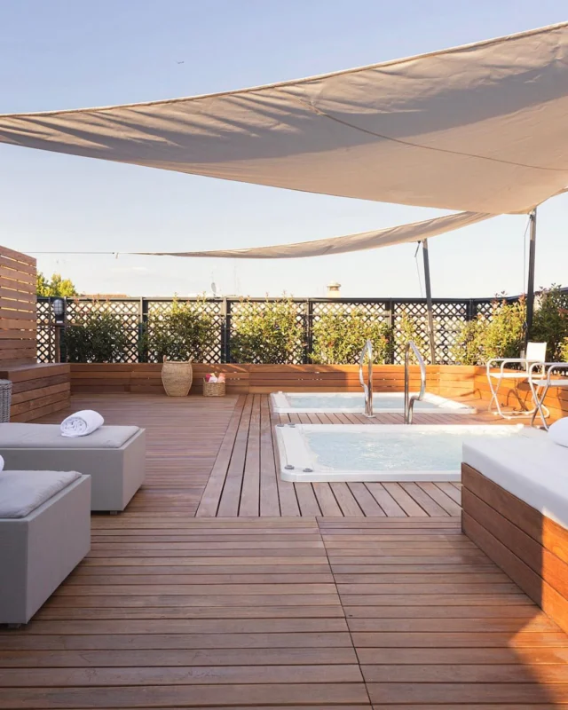 Villa Spalletti Trivelli, luxury boutique hotel nel cuore di Roma, è un indirizzo da scoprire, una dimora patrizia dei primi del Novecento, con uno splendido giardino all’italiana. Una residenza storica appartenente ai Conti Spalletti Trivelli davanti ai giardini del Quirinale.

Da quest’estate, il tuo posto ideale è la nuova ed esclusiva terrazza di Villa Spalletti Trivelli. La terrazza dell’hotel è stata completamente trasformata ed è diventata un nuovo santuario da godersi durante tutto il giorno e la sera.

Su DENTROCASA in edicola e online.

📸 @villaspallettitrivelli
.
.
.
#DENTROCASA #interiormagazine #designmagazine #artmagazine #architecture #architecturelovers #rivistainteriordesign #interiordesignissues #interiorrenovation #interior_and_living #interiorphotos #interiorproject #designhome #homeinterior #coverstory #interiordesignmagazine